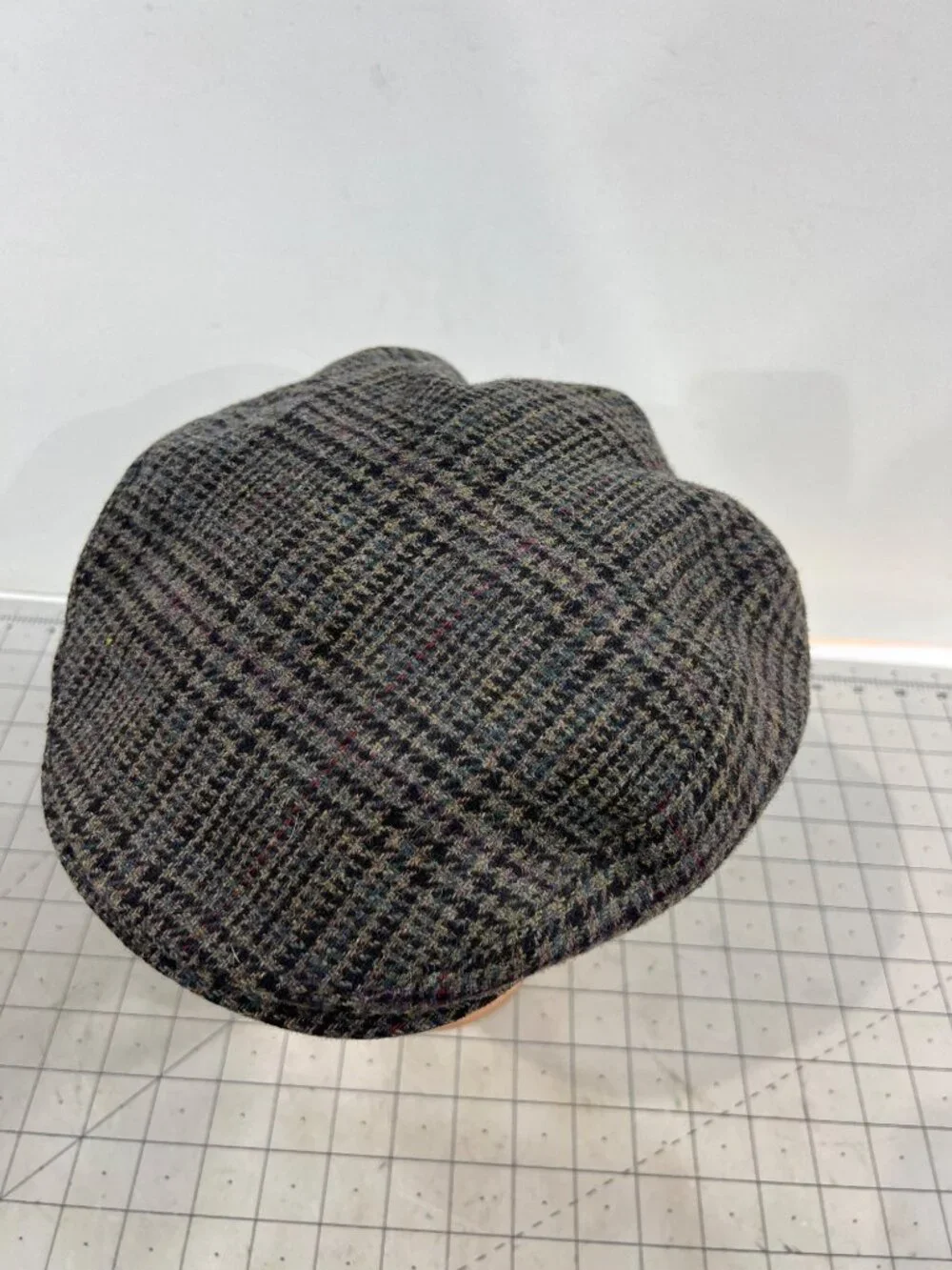 Pendleton Men’s Wool Tweed Newsboy Flat Cap Large Gray/Purple Plaid Vintage - Picture 2 of 6